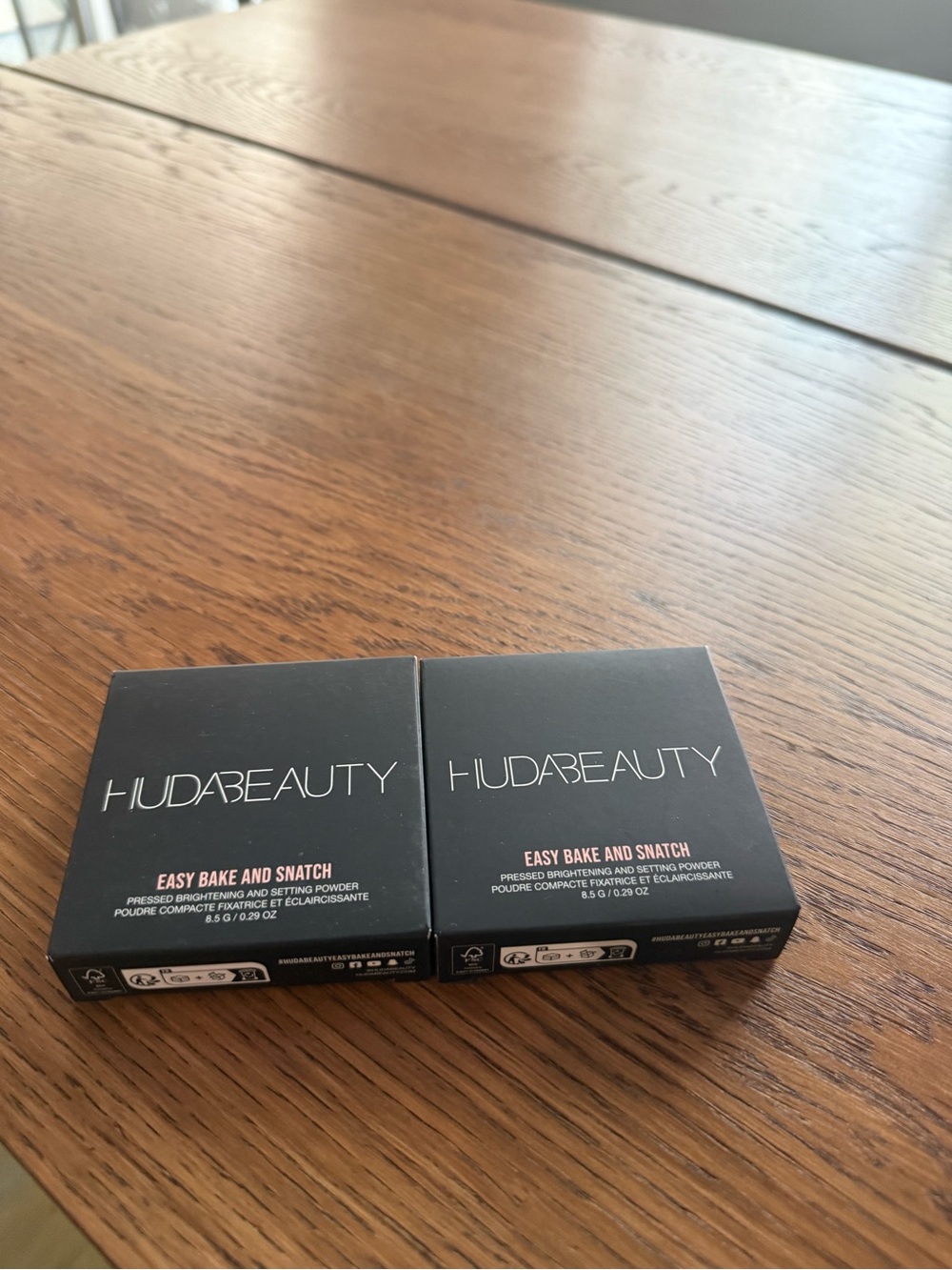 HUDA BEAUTY Easy Bake and Pressed Setting Powder - peach pie + banana bread - Picture 4 of 4